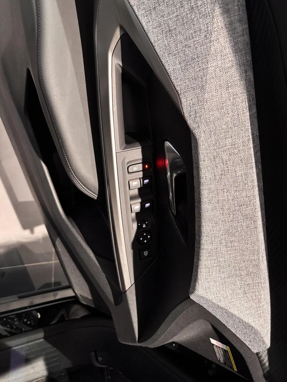 Peugeot 5008 1.2 Hybrid 145 Allure 7 zitplaatsen Automa uit 2025, foto 13