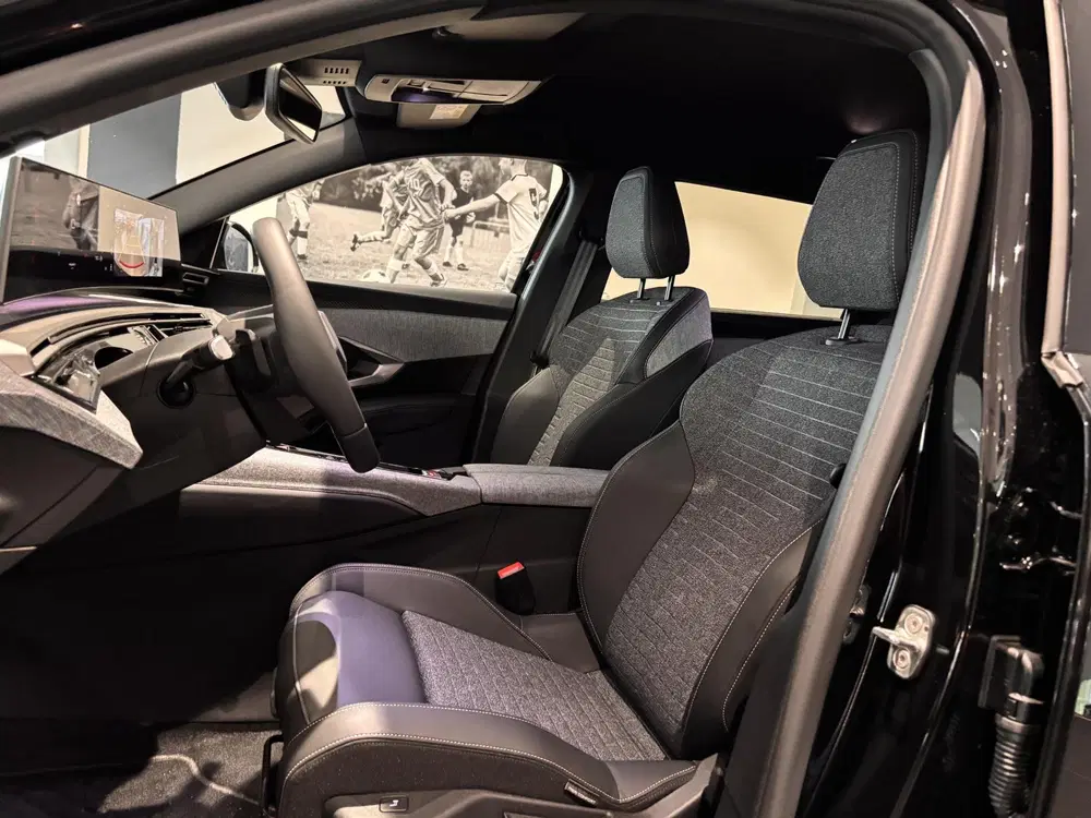 Peugeot 5008 1.2 Hybrid 145 Allure 7 zitplaatsen Automa uit 2025, foto 15