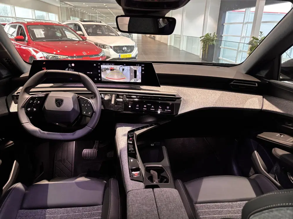 Peugeot 5008 1.2 Hybrid 145 Allure 7 zitplaatsen Automa uit 2025, foto 18