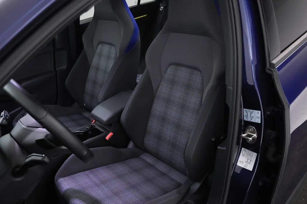 Volkswagen Golf 1.4 eHybrid GTE Panorama, Apple carplay, Nav uit 2023, foto 19