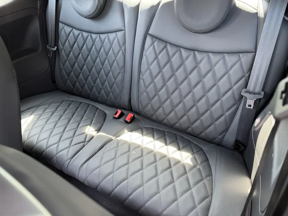 Abarth 595 1.4 T-Jet Abarth Turismo 70th Anniversary UNIEK uit 2023, foto 10