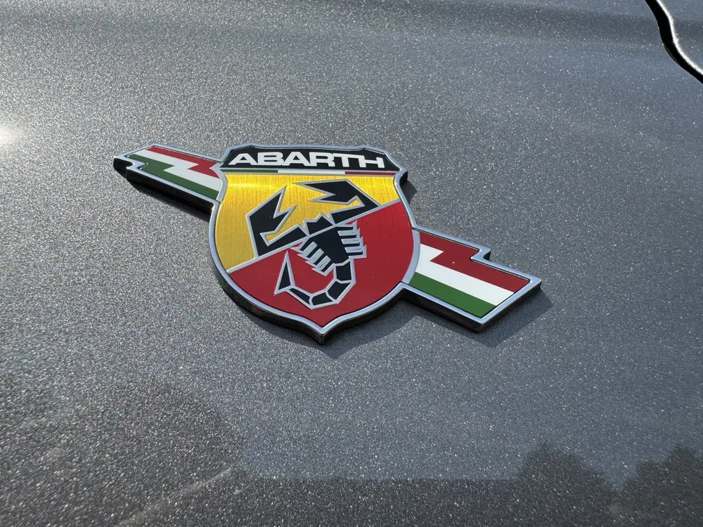 Abarth 595 1.4 T-Jet Abarth Turismo 70th Anniversary UNIEK uit 2023, foto 17