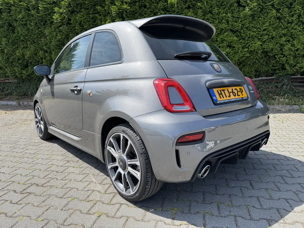 Abarth 595 1.4 T-Jet Abarth Turismo 70th Anniversary UNIEK uit 2023, foto 3