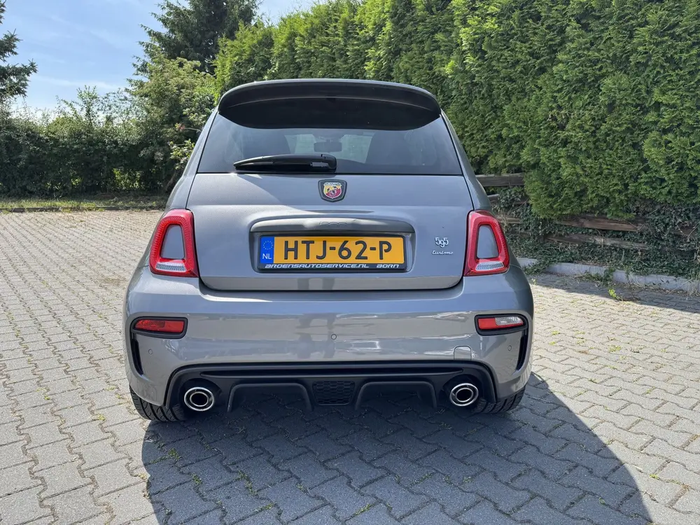Abarth 595 1.4 T-Jet Abarth Turismo 70th Anniversary UNIEK uit 2023, foto 4