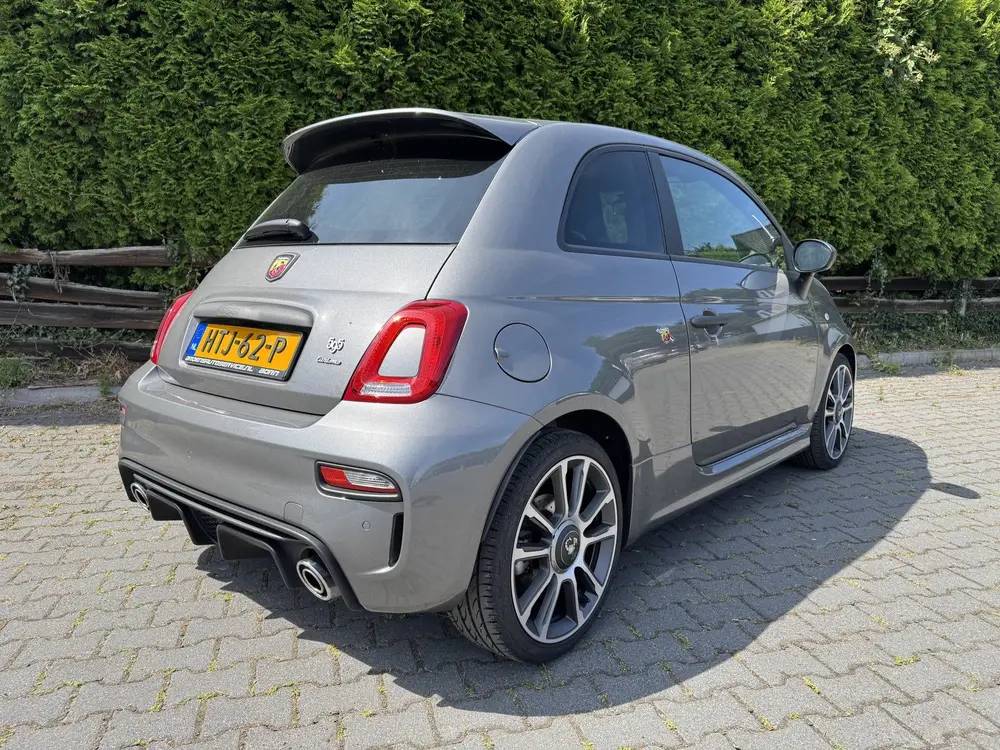 Abarth 595 1.4 T-Jet Abarth Turismo 70th Anniversary UNIEK uit 2023, foto 5