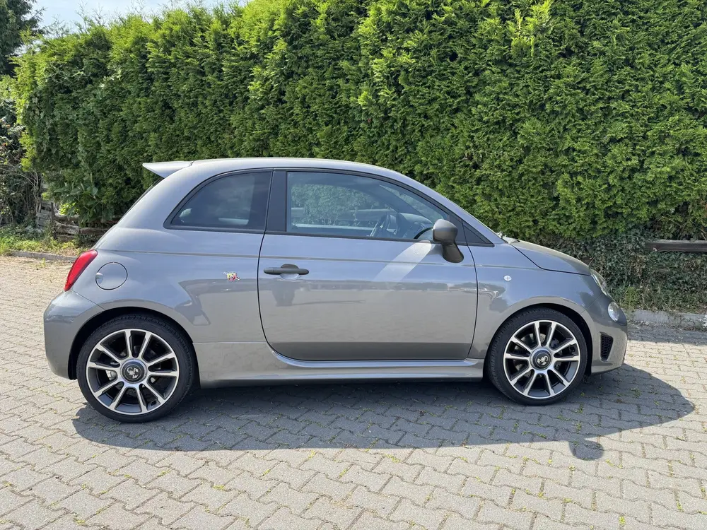 Abarth 595 1.4 T-Jet Abarth Turismo 70th Anniversary UNIEK uit 2023, foto 6