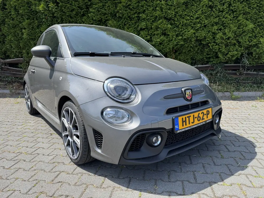 Abarth 595 1.4 T-Jet Abarth Turismo 70th Anniversary UNIEK uit 2023, foto 7