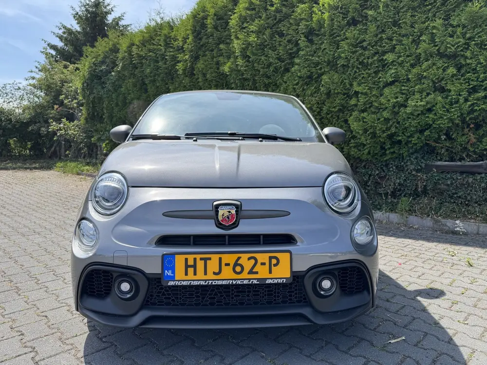 Abarth 595 1.4 T-Jet Abarth Turismo 70th Anniversary UNIEK uit 2023, foto 8