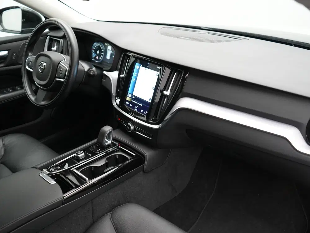 Volvo V60 T6 Recharge AWD Inscription PHEV 340pk Dea uit 2022, foto 4