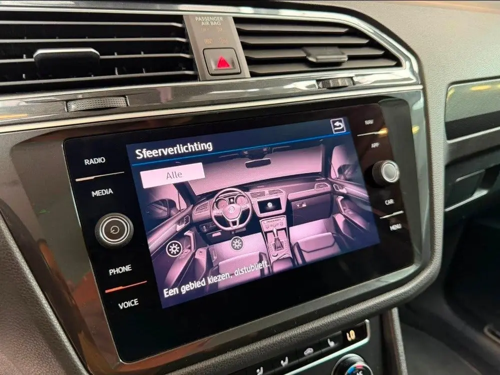 Volkswagen Tiguan R-Line 1.5 TSI Highline Business Automaat uit 2020, foto 10