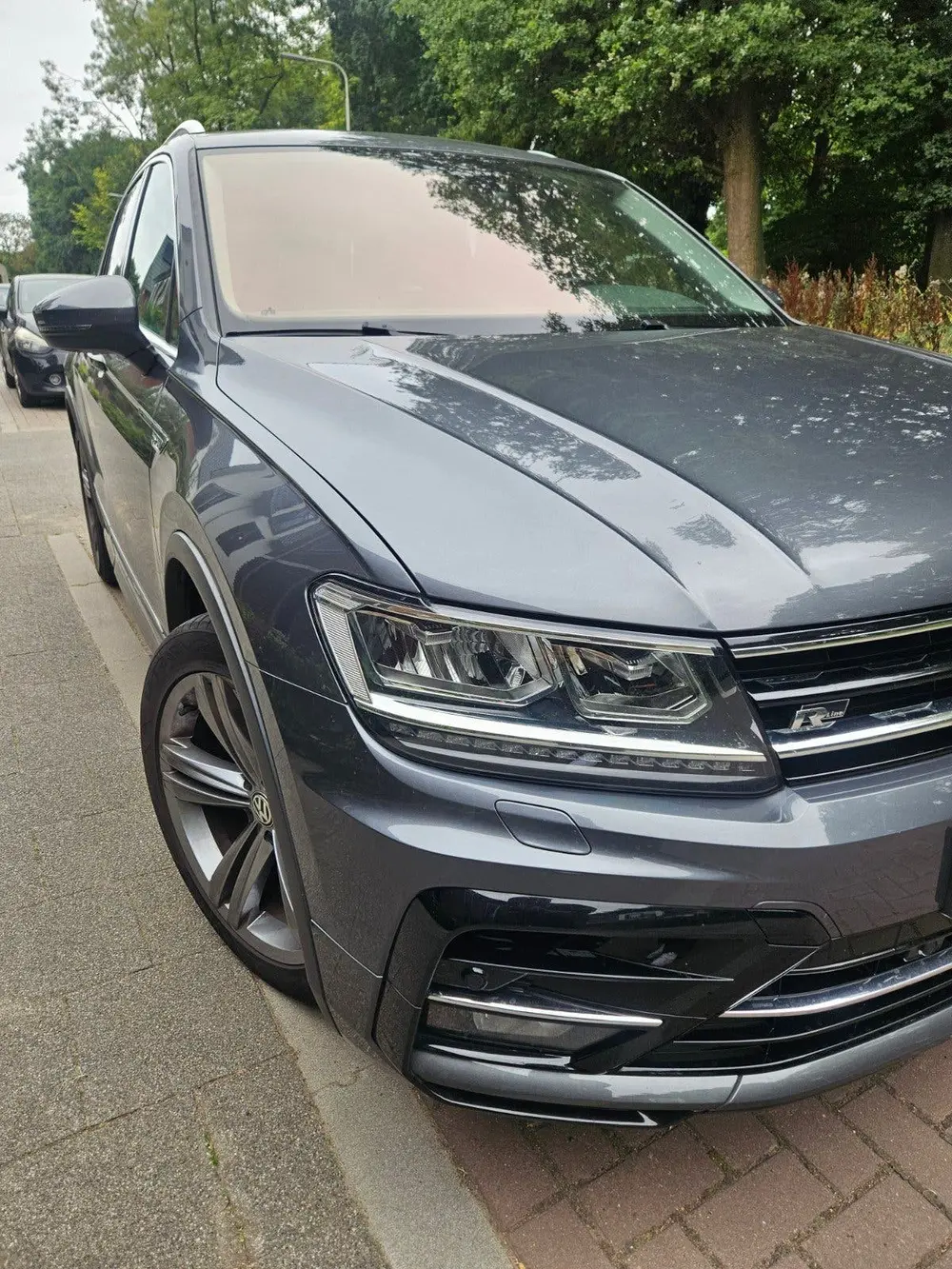 Volkswagen Tiguan R-Line 1.5 TSI Highline Business Automaat uit 2020, foto 2