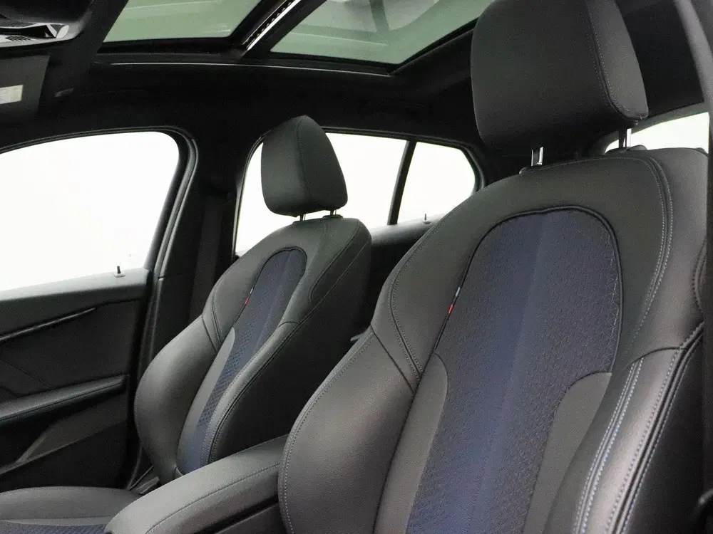 BMW 1-serie 5-deurs 118i M Sportpakket uit 2023, foto 11
