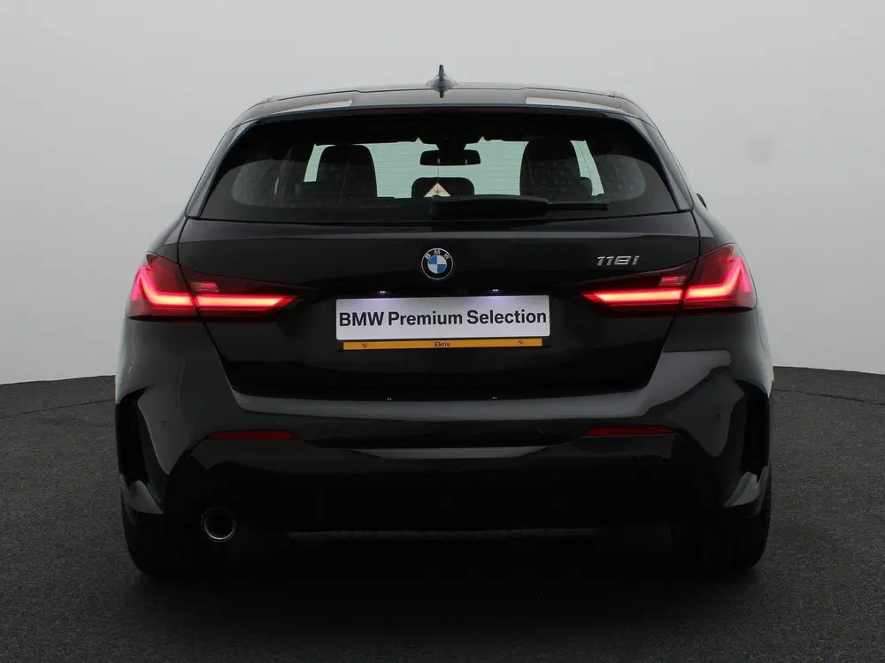 BMW 1-serie 5-deurs 118i M Sportpakket uit 2023, foto 5