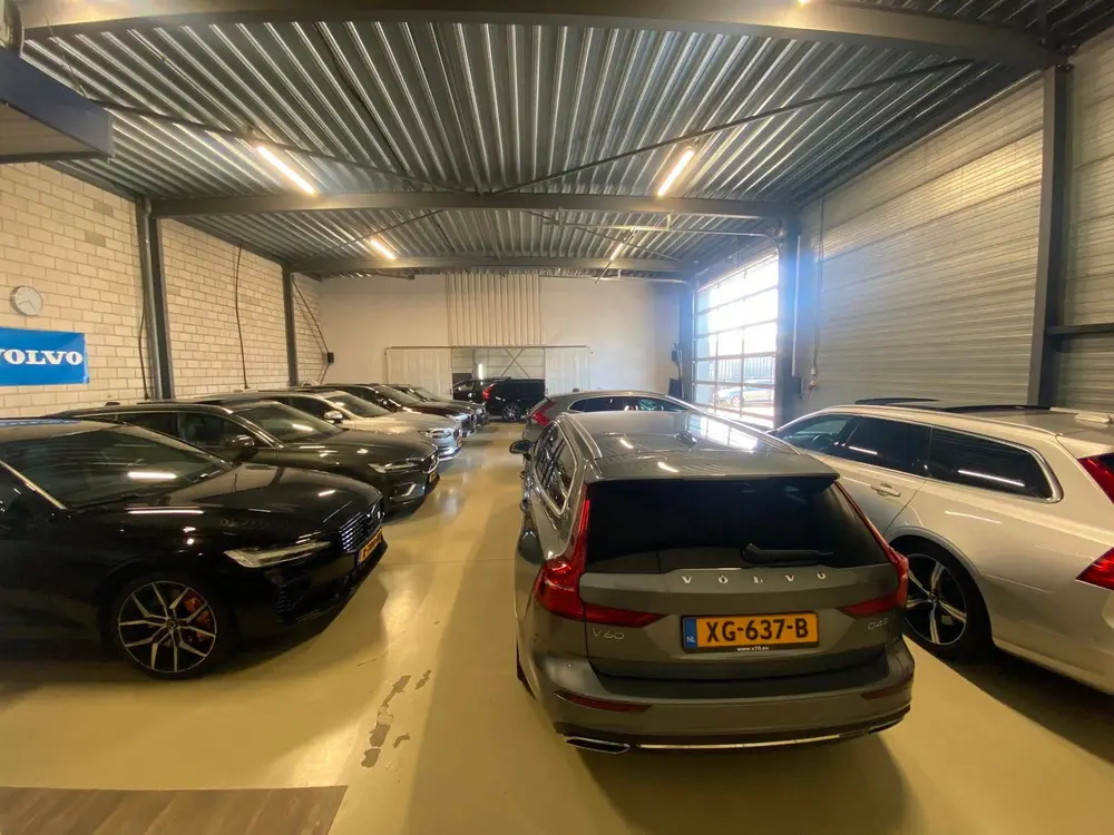 Volvo V60 2.0 D4 Inscription aut uit 2019, foto 10