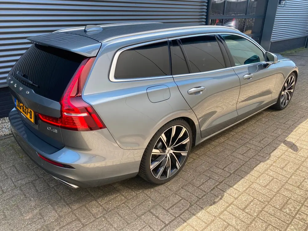 Volvo V60 2.0 D4 Inscription aut uit 2019, foto 2