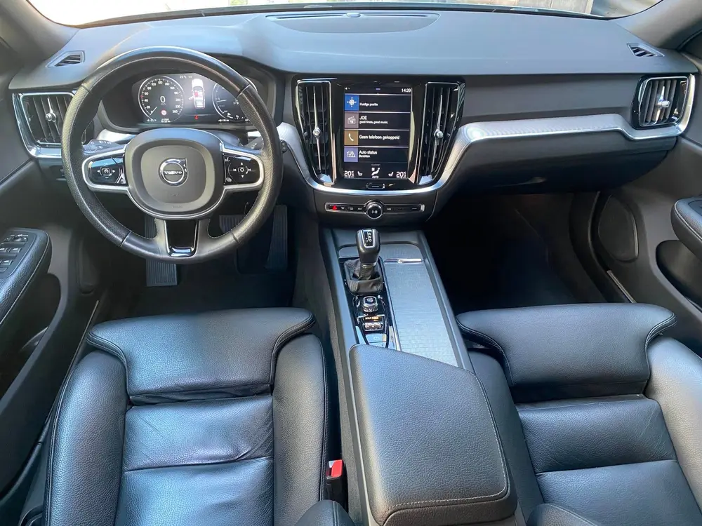 Volvo V60 2.0 D4 Inscription aut uit 2019, foto 3