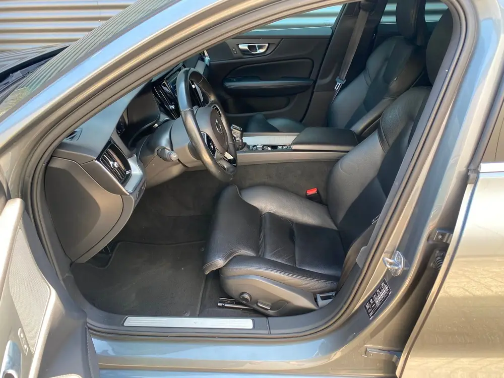 Volvo V60 2.0 D4 Inscription aut uit 2019, foto 4