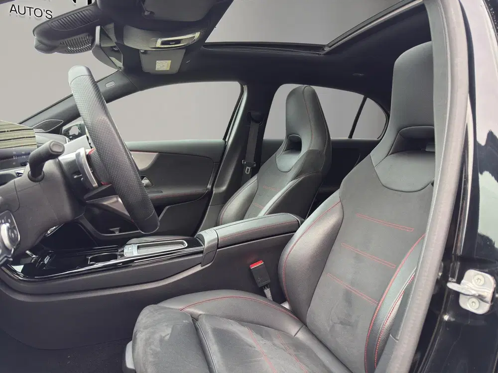 Mercedes-Benz A-Klasse 250 e AMG Line Panoramadak uit 2023, foto 11