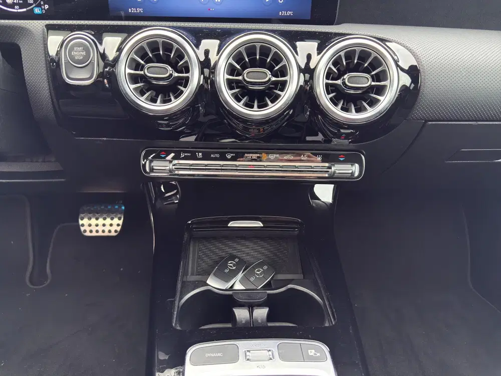 Mercedes-Benz A-Klasse 250 e AMG Line Panoramadak uit 2023, foto 15
