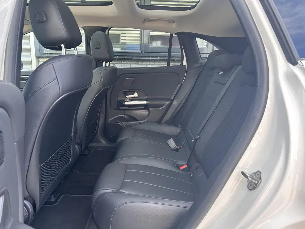 Mercedes-Benz EQA 250 67 kWh uit 2021, foto 10