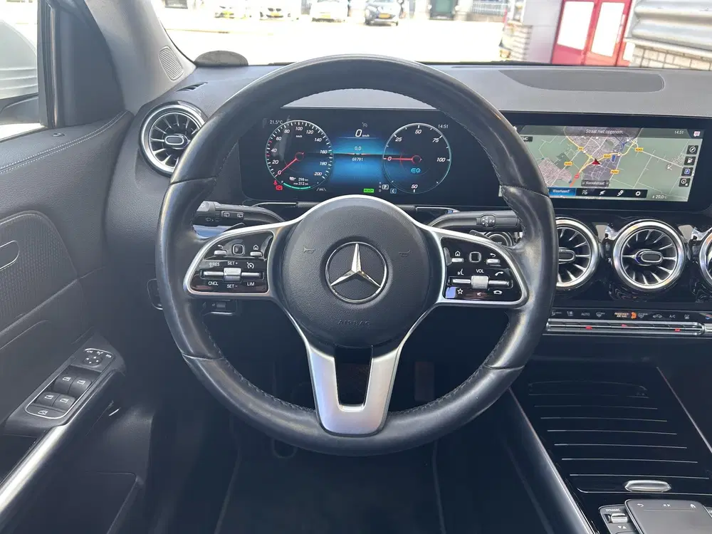 Mercedes-Benz EQA 250 67 kWh uit 2021, foto 11