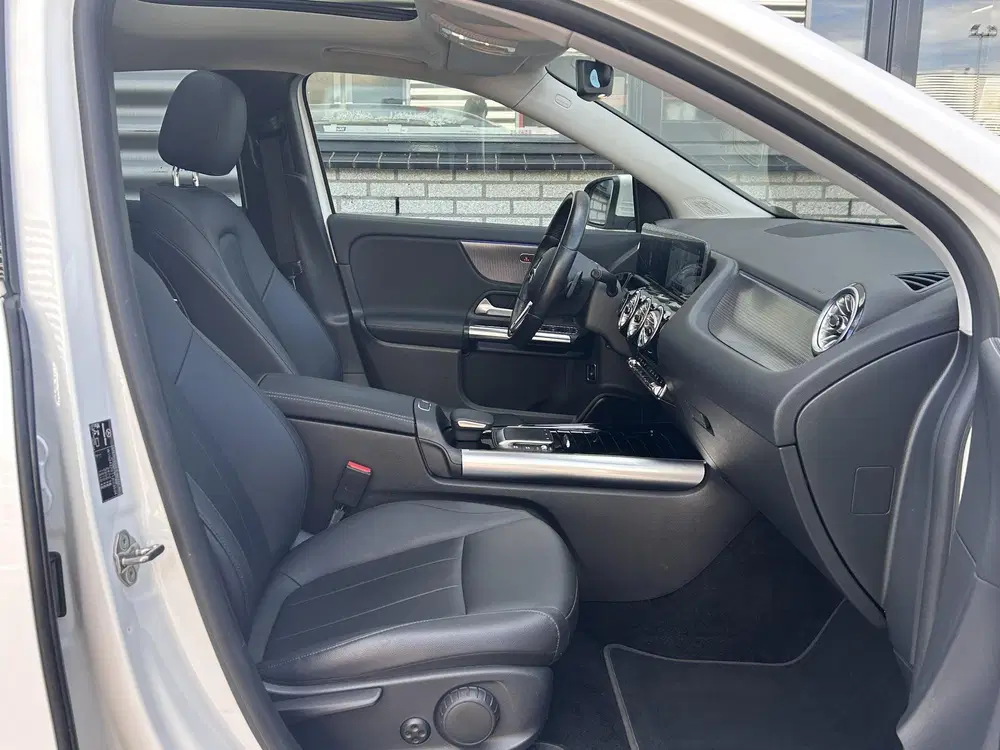 Mercedes-Benz EQA 250 67 kWh uit 2021, foto 9