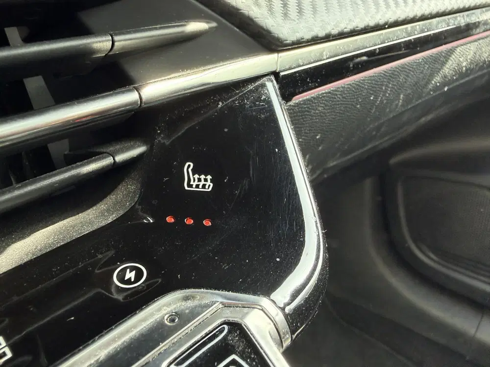 Peugeot 208 EV GT 50 kWh Panorama uit 2021, foto 5
