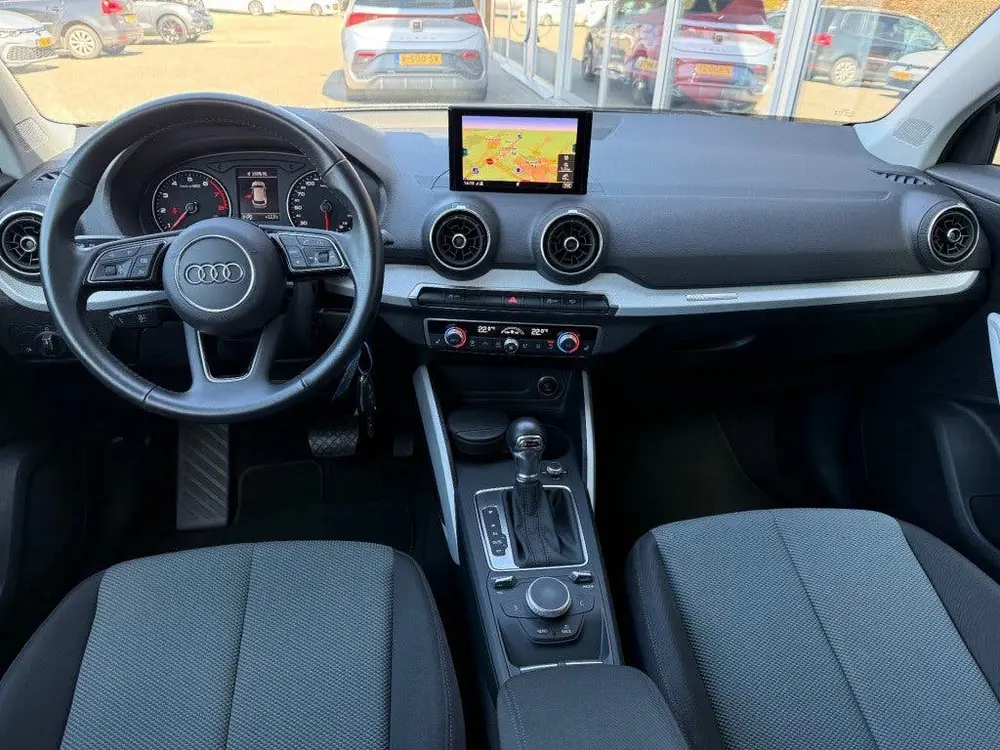 Audi Q2 35 TFSI CoD Design uit 2019, foto 2