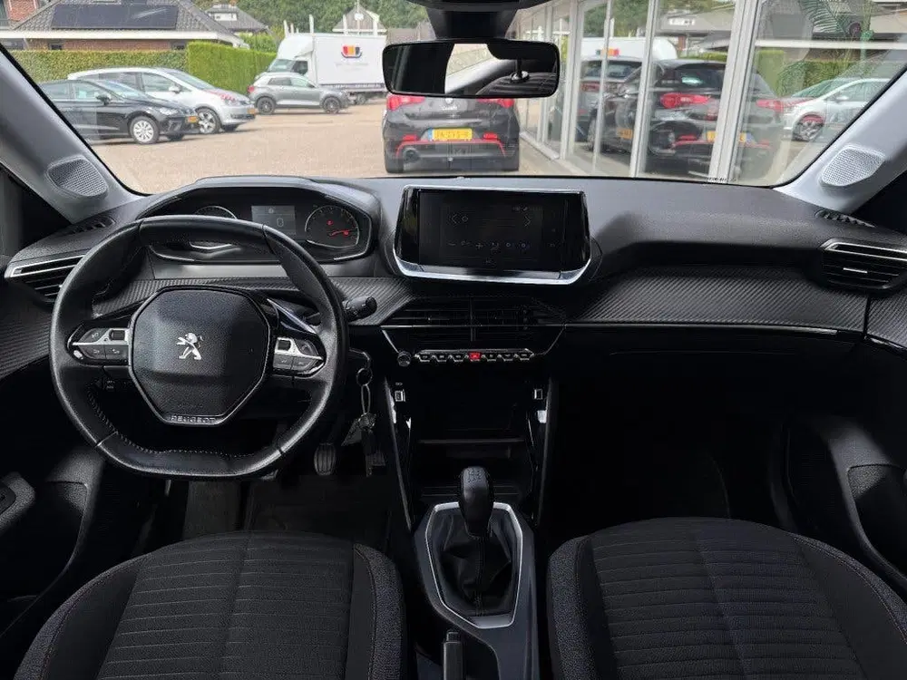 Peugeot 208 1.2 PureTech Active Pack uit 2020, foto 2