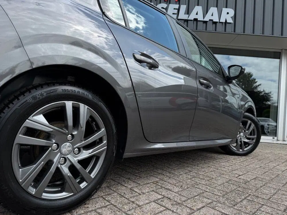 Peugeot 208 1.2 PureTech Active Pack uit 2020, foto 4