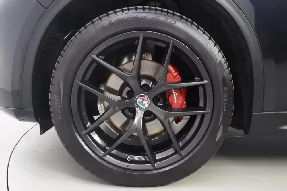 Alfa Romeo Stelvio 2.0T 280pk Q4 AWD Black-Tech uit 2019, foto 10
