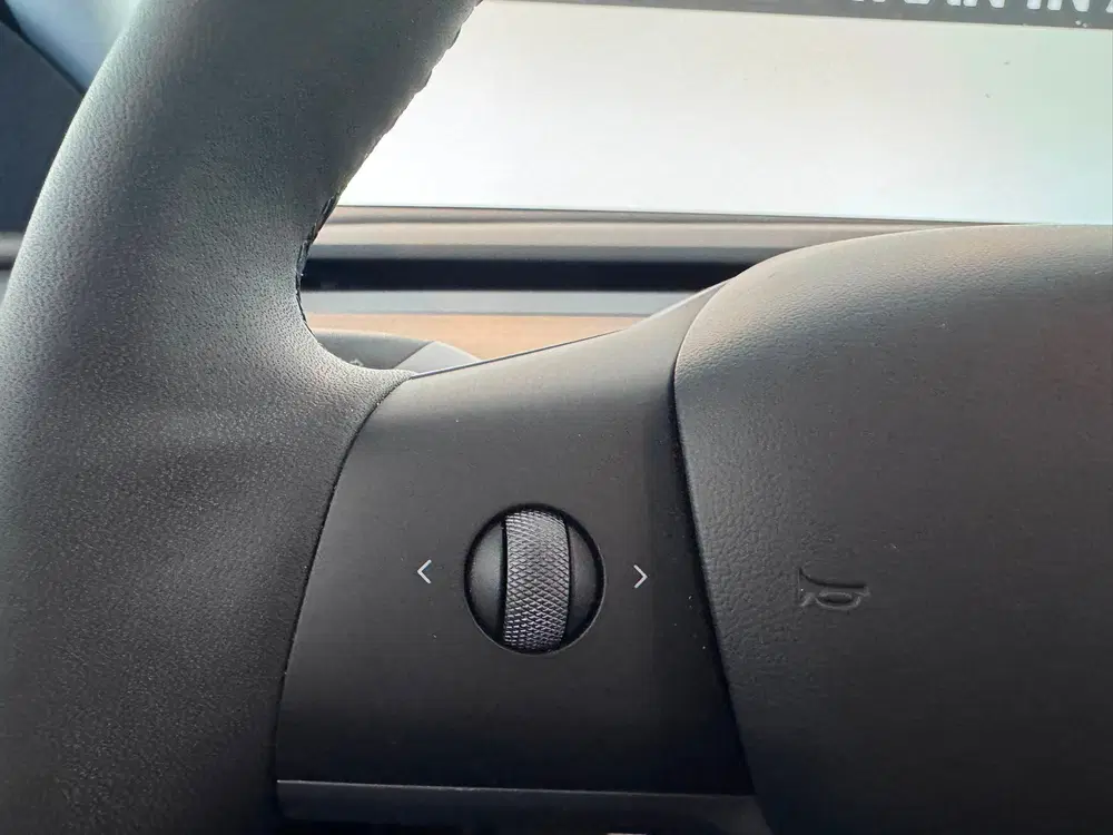 Tesla Model Y Long Range AWD 75 kWh uit 2023, foto 10