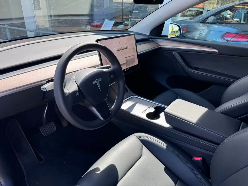 Tesla Model Y Long Range AWD 75 kWh uit 2023, foto 5
