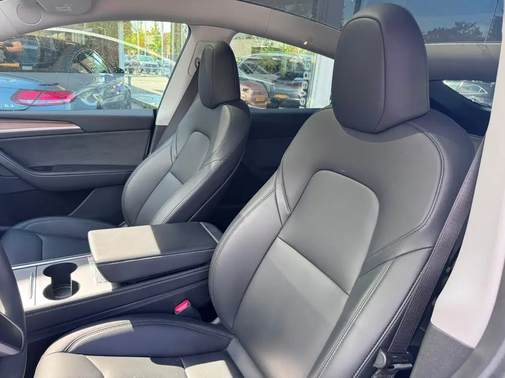 Tesla Model Y Long Range AWD 75 kWh uit 2023, foto 6