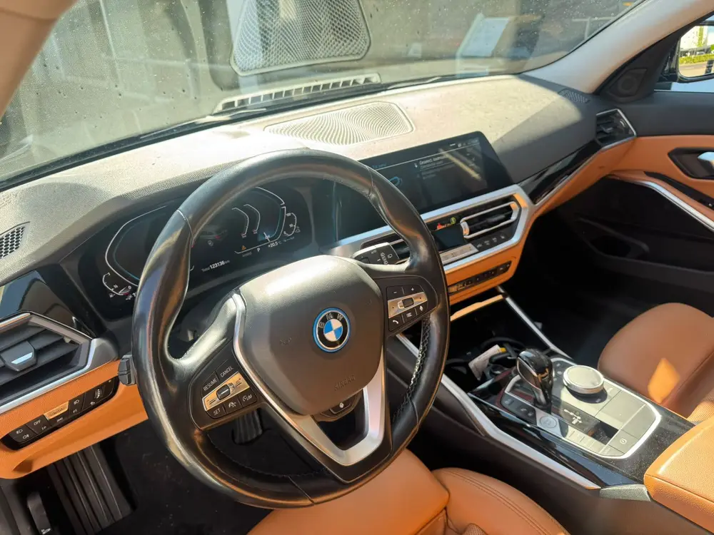 BMW 3-serie 320e High Executive uit 2022, foto 11