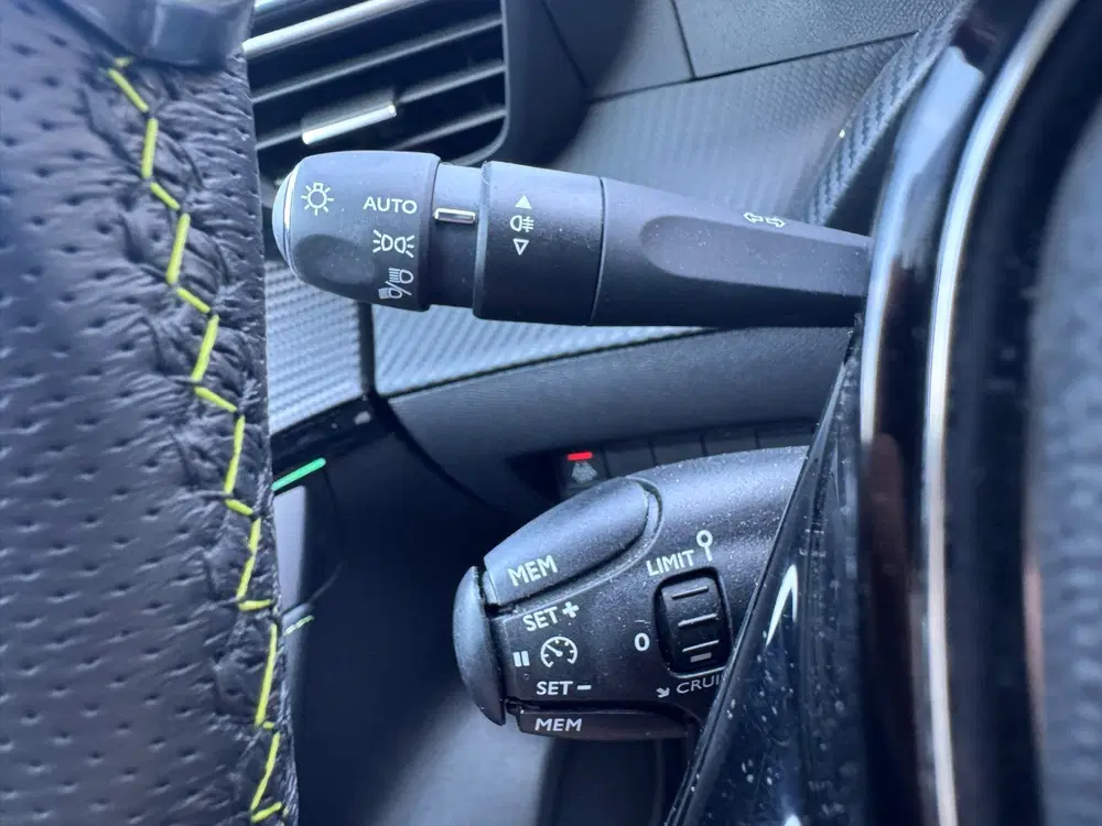 Peugeot 208 EV GT 50 kWh uit 2023, foto 11