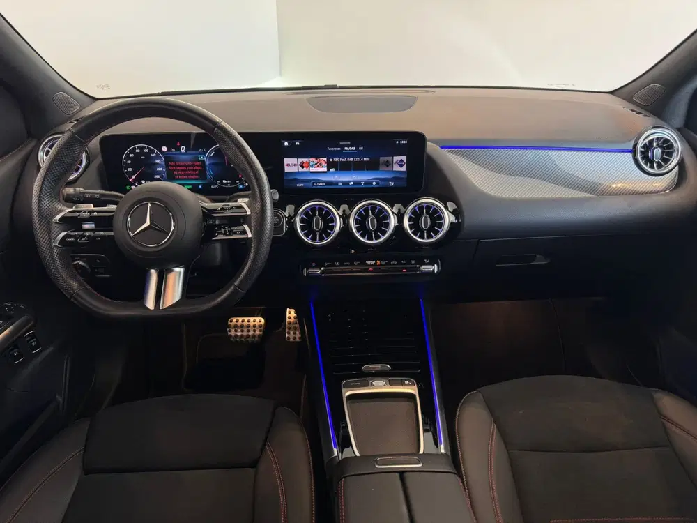 Mercedes-Benz B-Klasse 250 e AMG Line uit 2024, foto 5