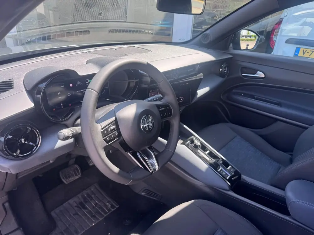Alfa Romeo Junior Elettrica 54 kWh uit 2025, foto 5