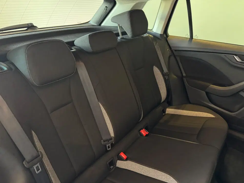 Skoda Kamiq 1.0 TSI Business Edition uit 2025, foto 17