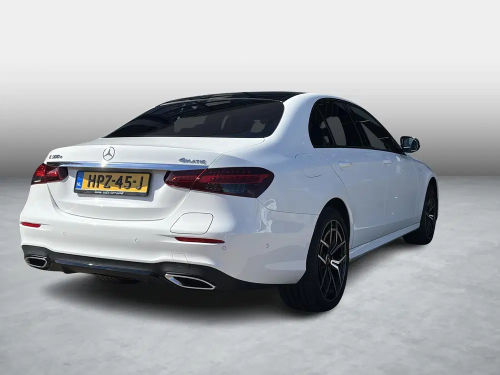 Mercedes-Benz E-Klasse 300 e 4MATIC AMG Line uit 2023, foto 12