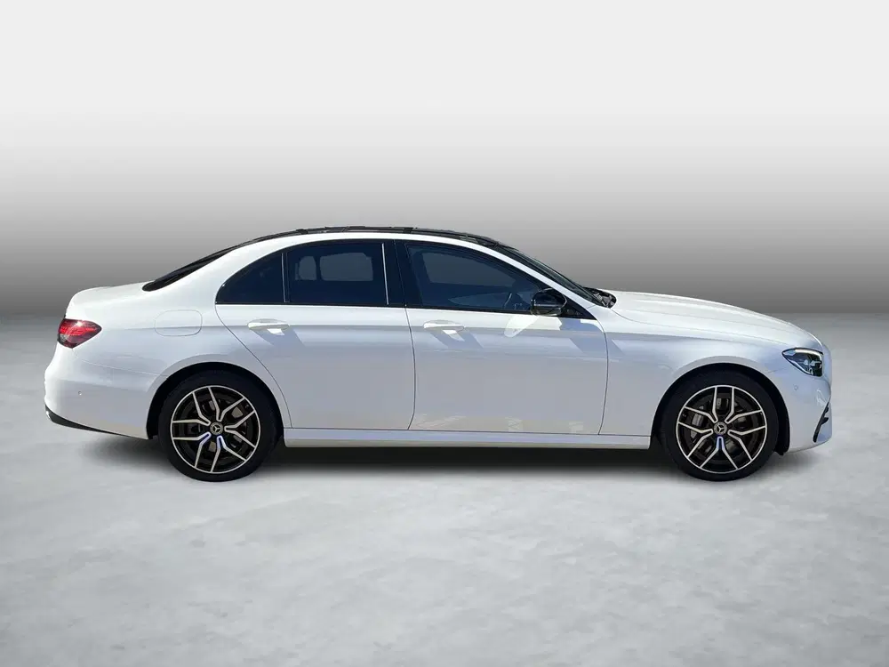 Mercedes-Benz E-Klasse 300 e 4MATIC AMG Line uit 2023, foto 13