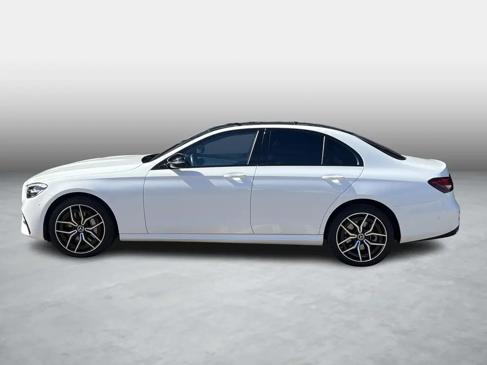 Mercedes-Benz E-Klasse 300 e 4MATIC AMG Line uit 2023, foto 4