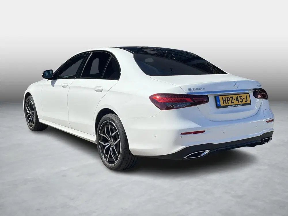 Mercedes-Benz E-Klasse 300 e 4MATIC AMG Line uit 2023, foto 5