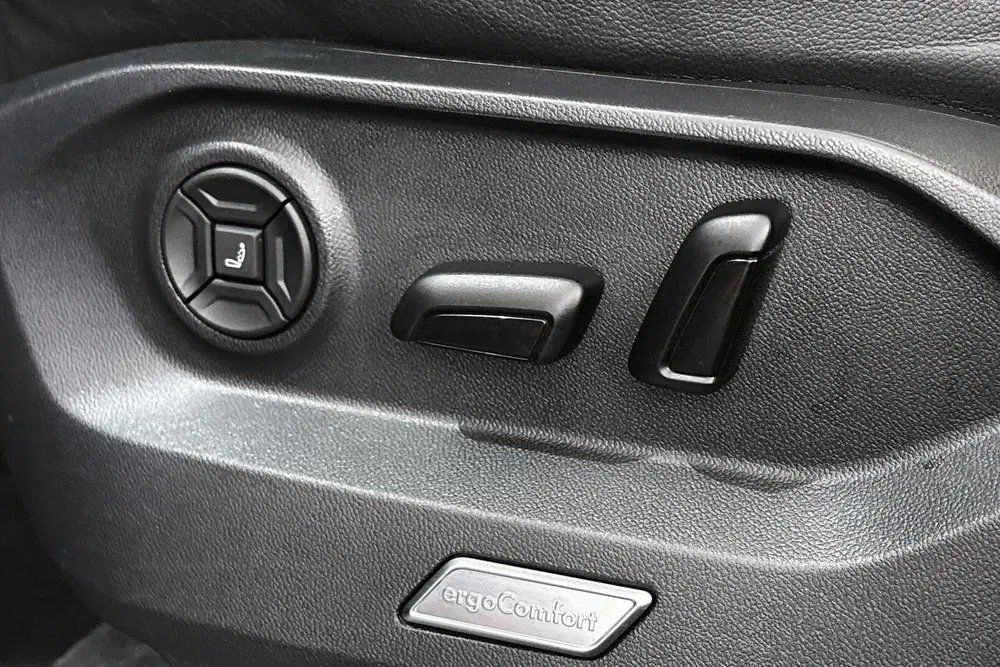 Volkswagen Touareg 3.0 TSi eHybrid 4MOTION Luchtvering Panor uit 2022, foto 20