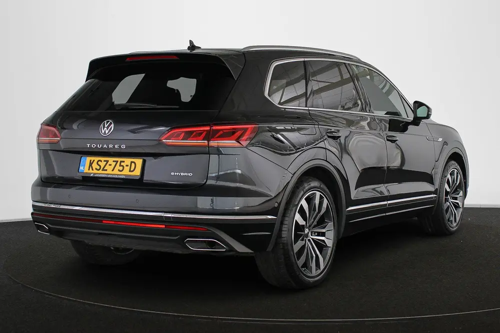 Volkswagen Touareg 3.0 TSi eHybrid 4MOTION Luchtvering Panor uit 2022, foto 3