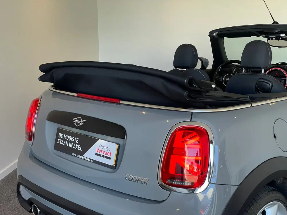 Mini Cabrio 1.5 Cooper Classic uit 2021, foto 13