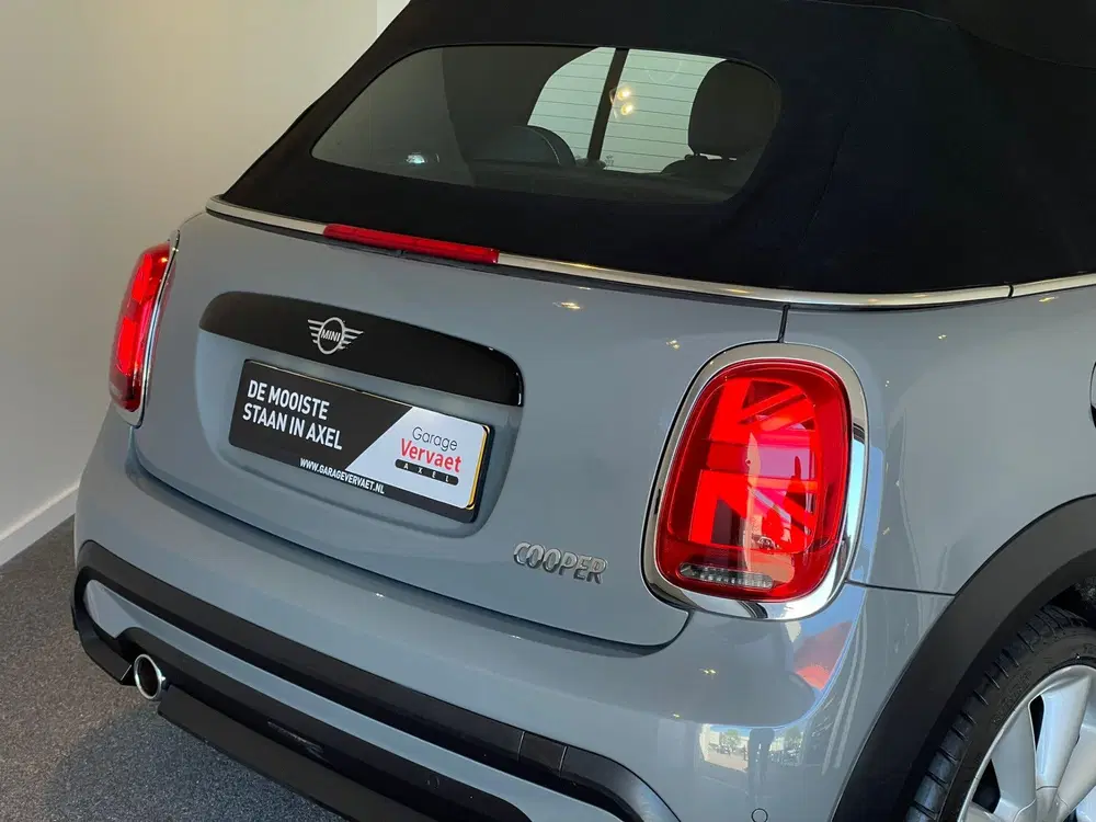 Mini Cabrio 1.5 Cooper Classic uit 2021, foto 14