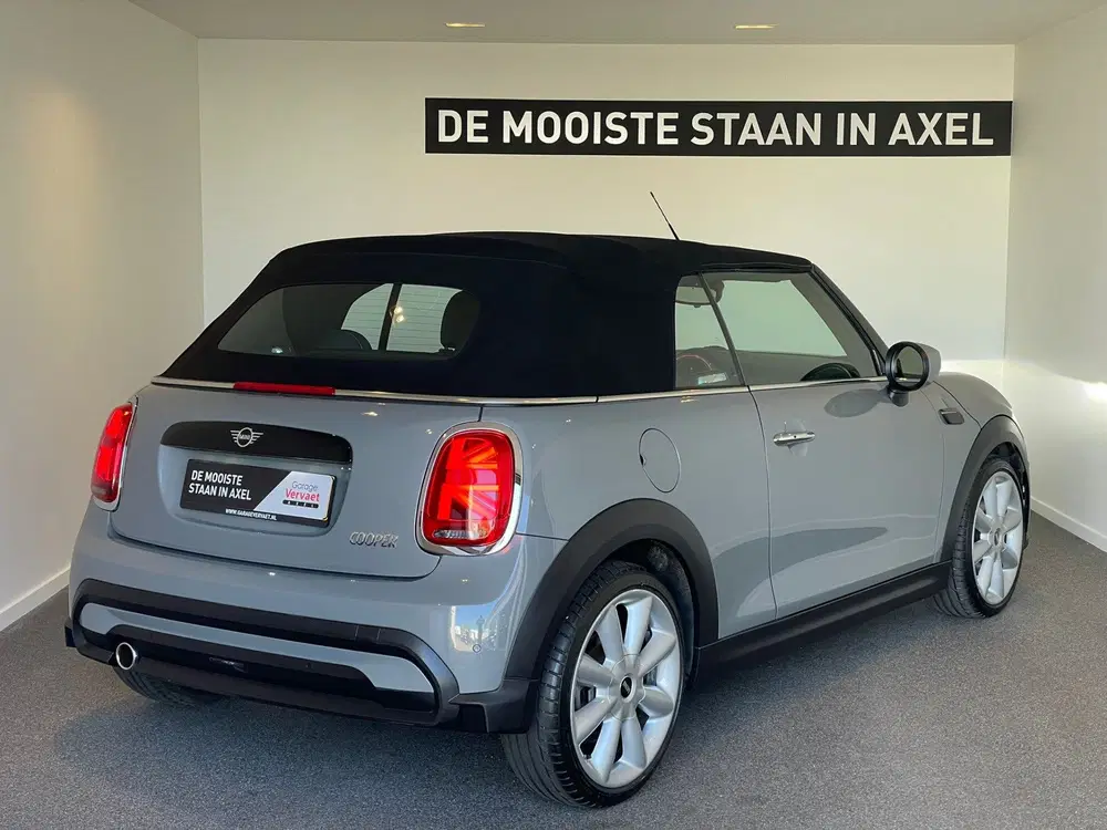 Mini Cabrio 1.5 Cooper Classic uit 2021, foto 5