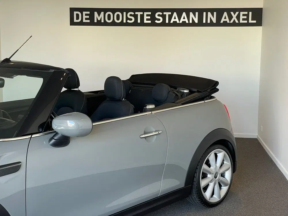 Mini Cabrio 1.5 Cooper Classic uit 2021, foto 7