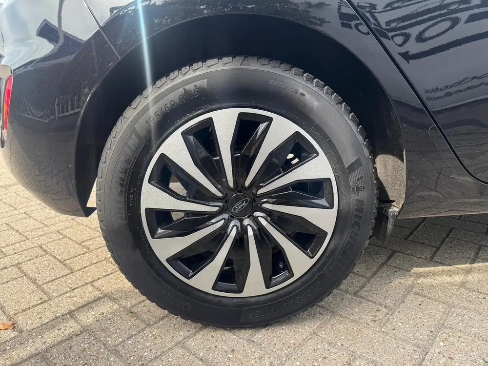 Ford Fiesta 1.0 EcoBoost Titanium uit 2022, foto 8